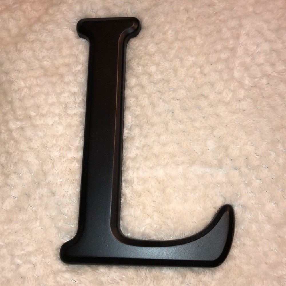 Black letter L